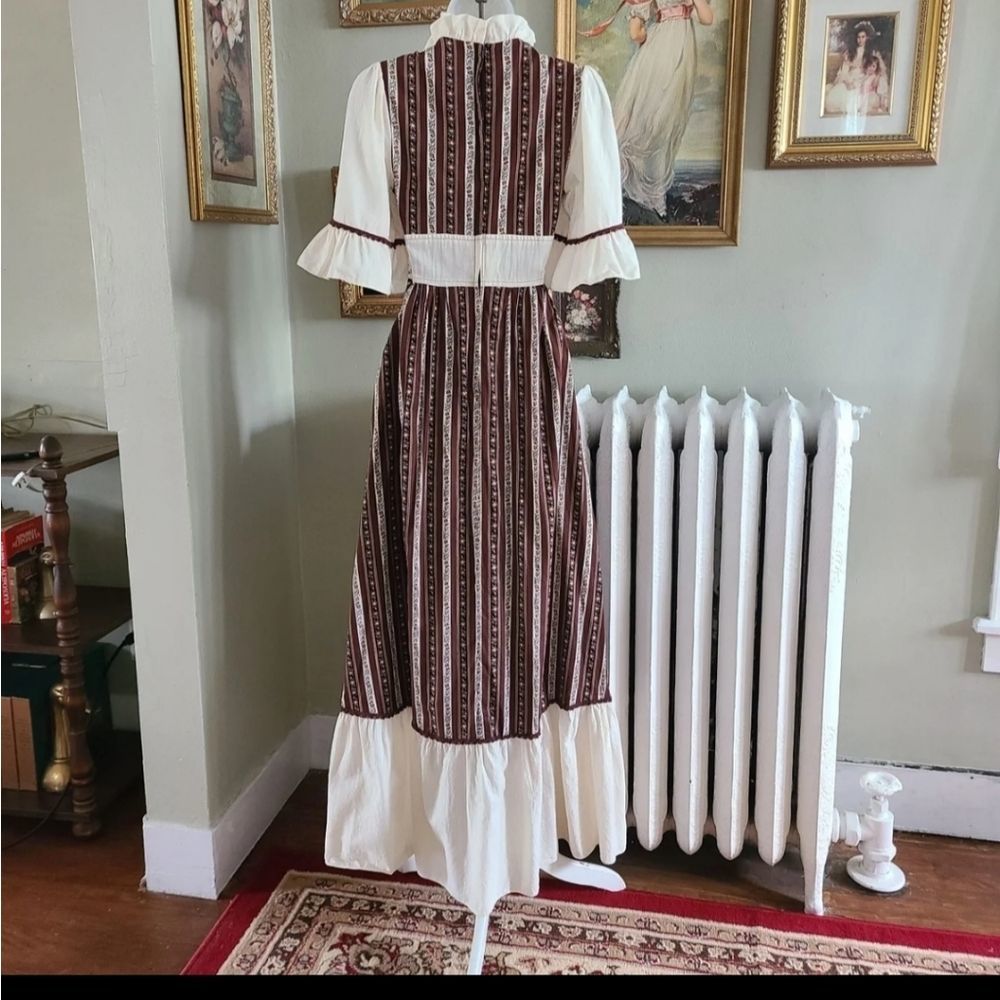 1970s Vintage Maxi Dress - Picture 6 of 12